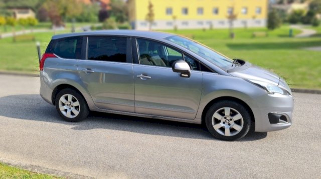 Peugeot 5008 1,6 e-HDi automatik 7 Sjedala