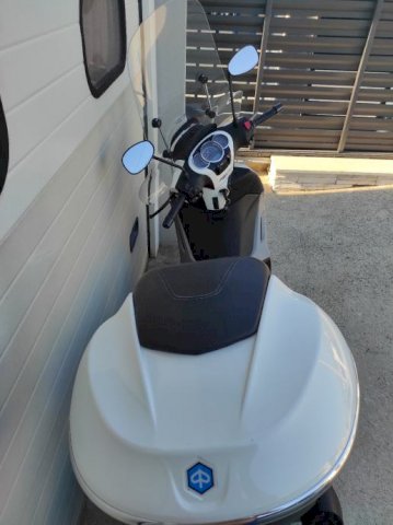 Piaggio Beverly 350 cm3, 2012 god.