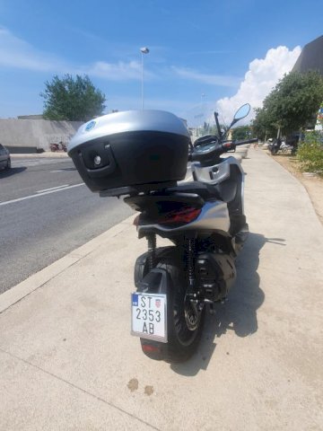 Piaggio Beverly 400 hpe 400 cm3, 2021 god.
