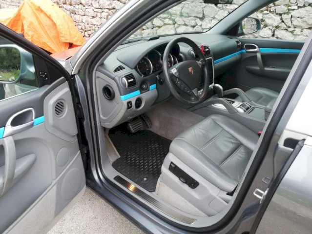 Porsche Cayenne 4,5 V8