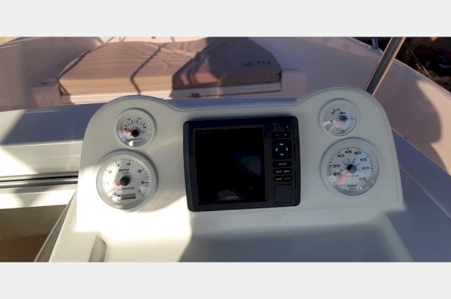 Quicksilver 675 open active