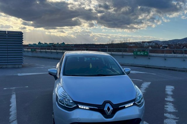 Renault Clio 1.2 16 V. Uredno servisiran