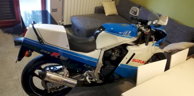 SUZUKI GSXR 750 1985