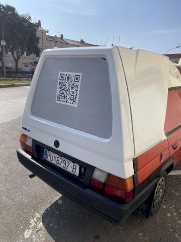 Sređeno dostavno vozilo