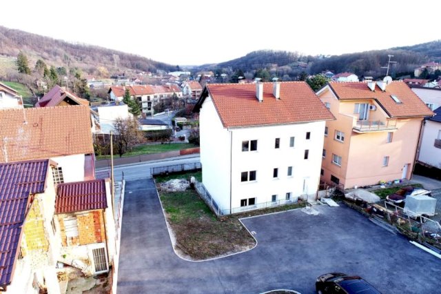 Stambena zgrada u Gračanima sa 4 odvojena stana