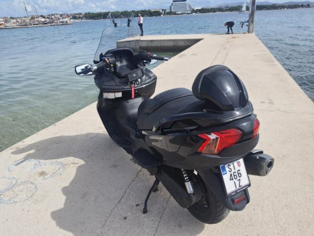 Suzuki Suzuki Burgman 650 Executive 650 cm3, 2013