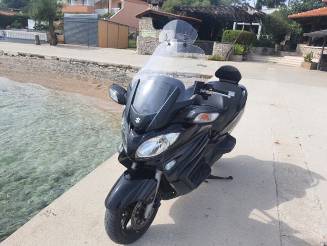 Suzuki Suzuki Burgman 650 Executive 650 cm3, 2013