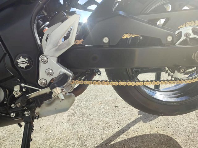 Suzuki gsr 750