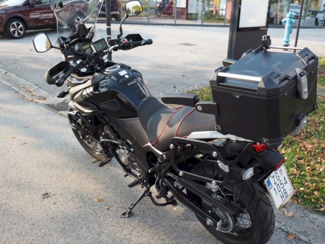 Suzuki v strom 650 cm3, 2019 god.