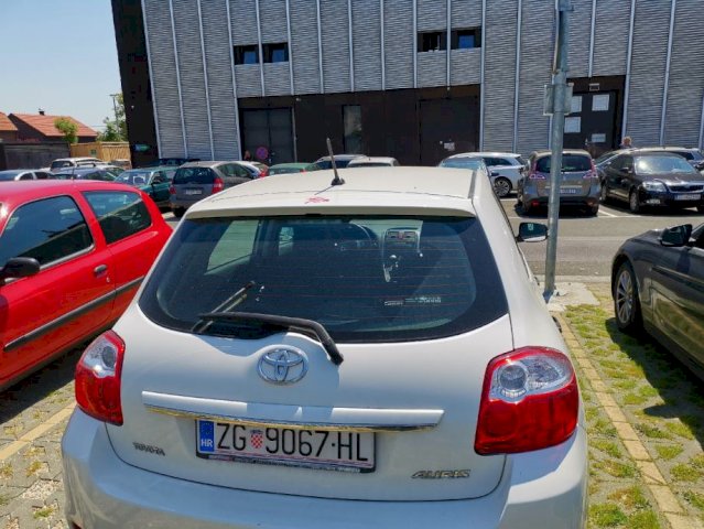 TOYOTA AURIS 1.4, 2012 god.
