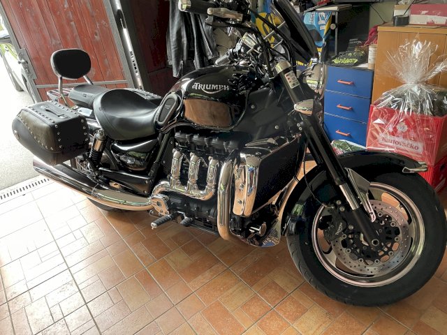 TRIUMPH ROCKET III ROADSTAR