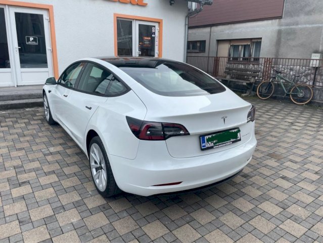 Tesla Model 3 LONG RANGE, moze zamjena za kombi i