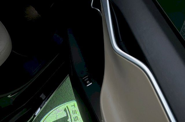 Tesla Model S S60 - Lifetime Free Charging