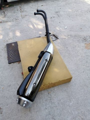 Tmax 530 auspuh , originalni