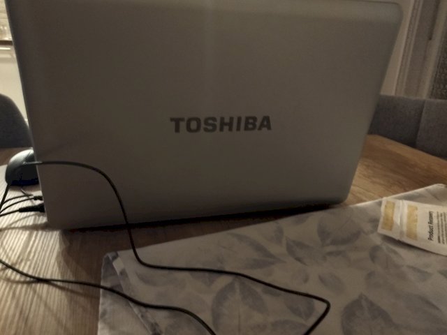Toshiba laptop zamjena za razno