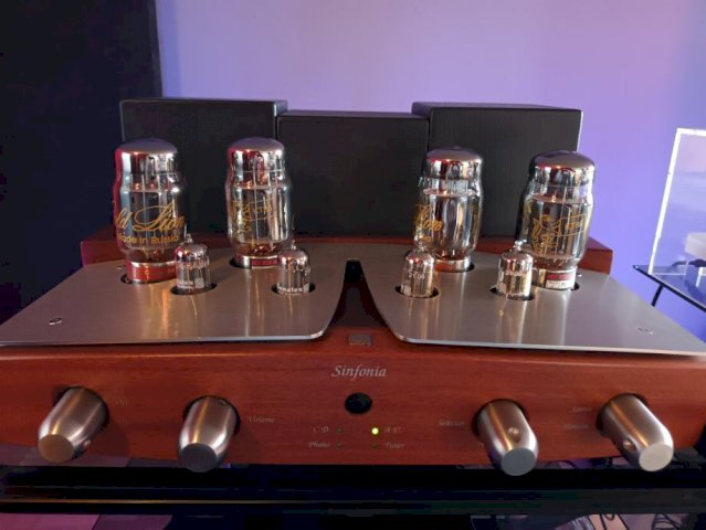 Unison Research Sinfonia & Gold Lion Tubes