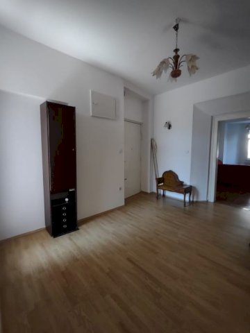 VLASNIK prodaje uređen 4s stan, kod Mimare, 109 