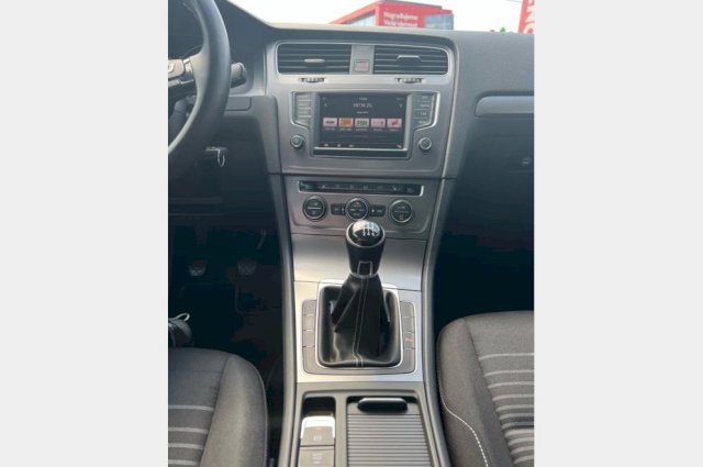 VW Golf 7 2,0 TDI BMT LOUNGE *TOP STANJE*