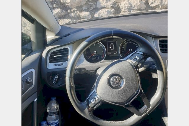 VW Golf VII 1.6 tdi 81kw hitno