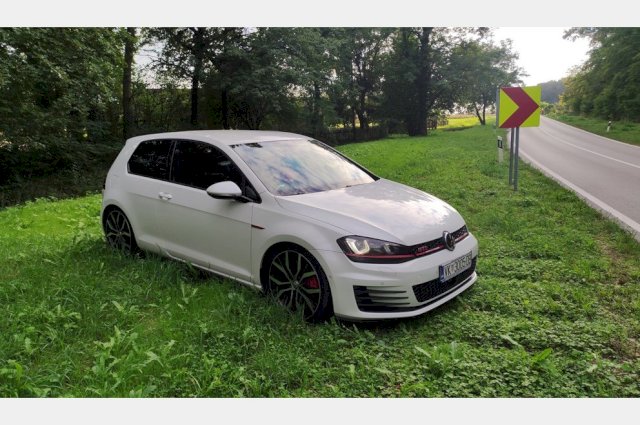 VW Golf VII GTI Perfomance