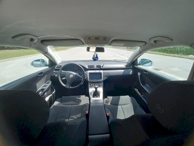 VW Passat 1.6
