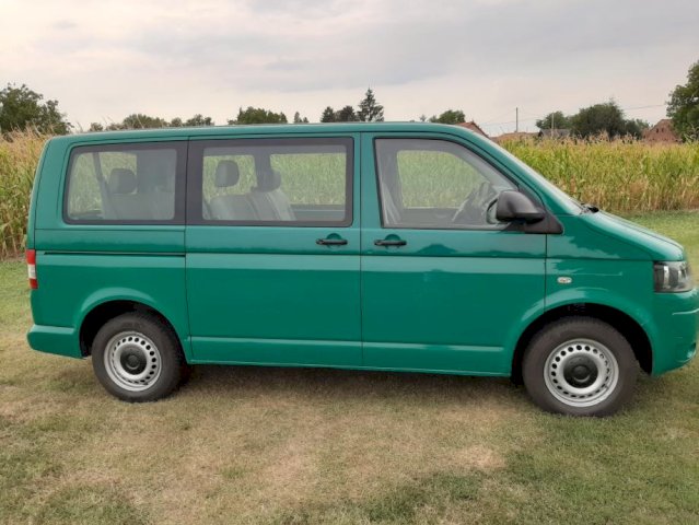VW T5 2.0 TDI PUTNIČKI KUPLJEN NOV U HR