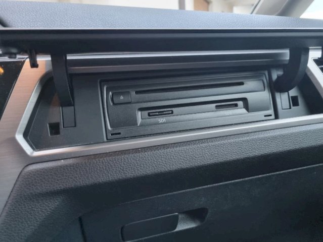VW Touran 2,0 TDI ,DSG , 7 SJEDALA