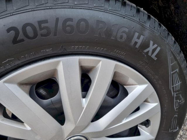 VW Touran 2,0 TDI ,DSG , 7 SJEDALA
