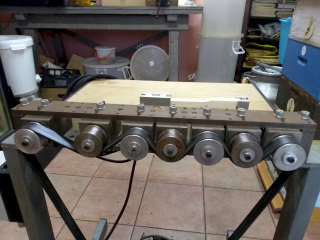 Viševretena builica za pč.okvire