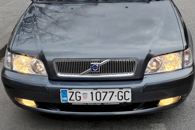 Volvo V40 2.0 turbo 147kw benzin-LPG