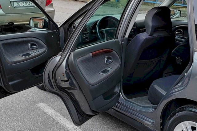 Volvo V40 2.0 turbo 147kw benzin-LPG