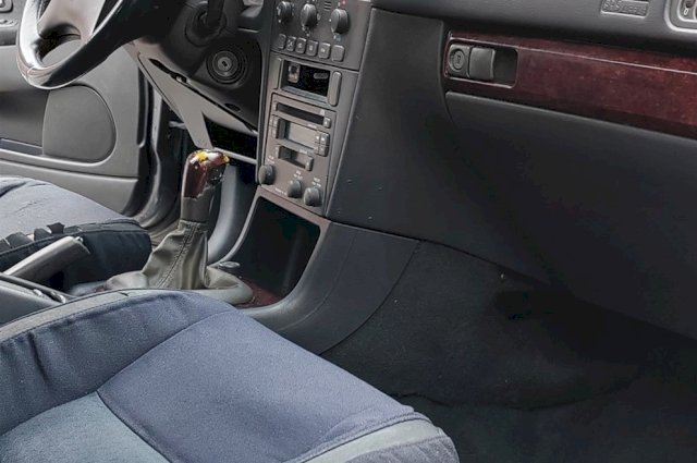 Volvo V40 2.0 turbo 147kw benzin-LPG