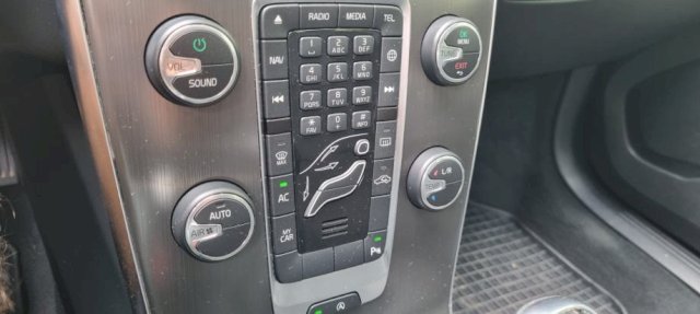 Volvo V40 D4