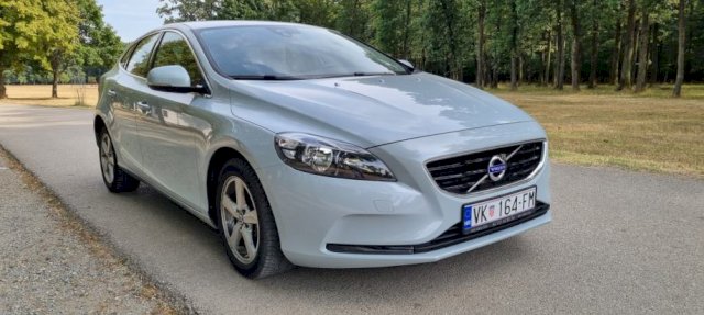 Volvo V40 D4