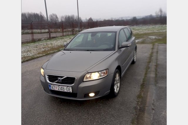 Volvo V50