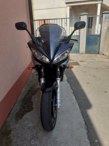 YAMAHA FAZER 600