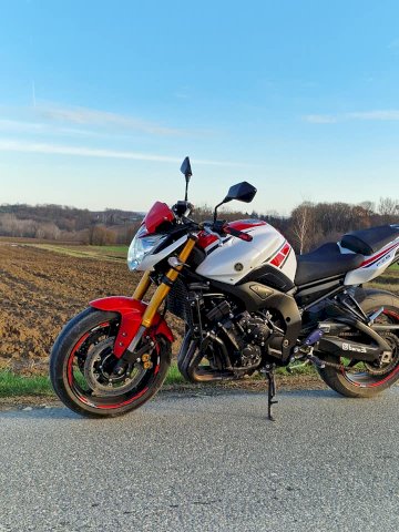 Yamaha FZ8