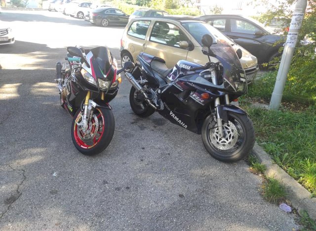 Yamaha FZR1000 exup1992