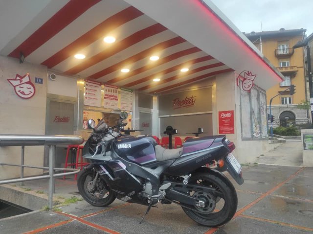 Yamaha FZR1000 exup1992