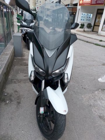 Yamaha X MAX 250 cm3, 2014 god.
