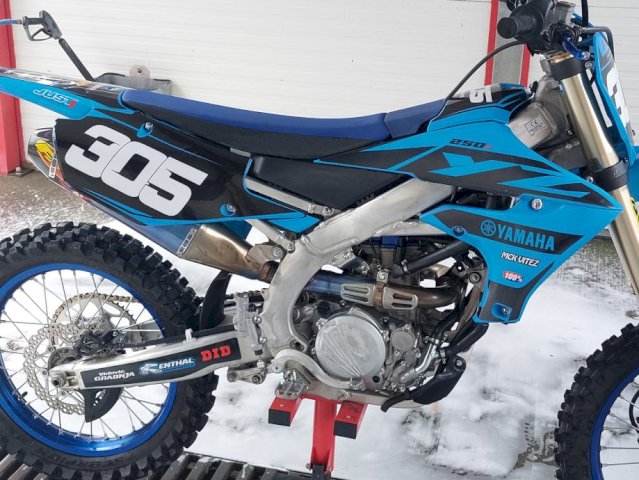 Yamaha YFZ 250 cm3, 2022 god.