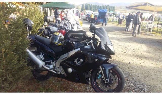 Yamaha YZF 599 cm3, 1997 god.