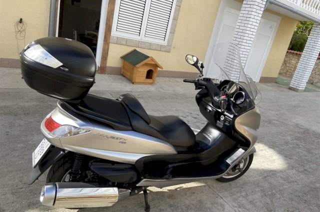 Yamaha majesty. 2005 godište