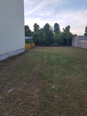 Zemljiste 429m2 sa komunalijama