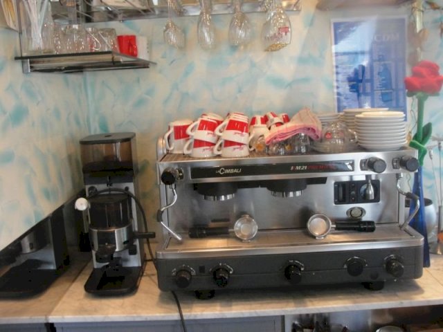 CAFFE BAR - 36 m2 - STROGI CENTAR - 51.000 EUR