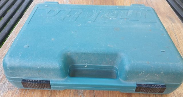 Makita aku bušilica 6227D 12V