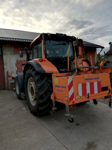 Valtra N142 s bočnim kranom Mulag