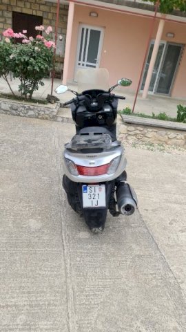 Yamaha Majesty 400 cm3, 2009 god.