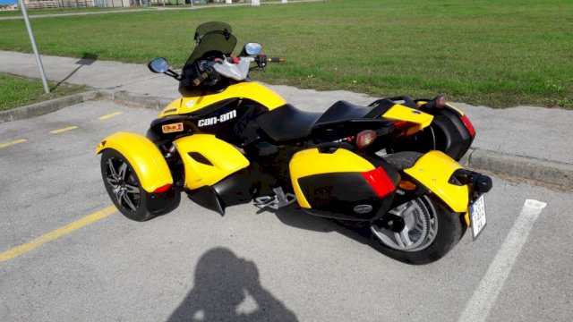 BRP Can-Am 990 cm3, 2011 god.