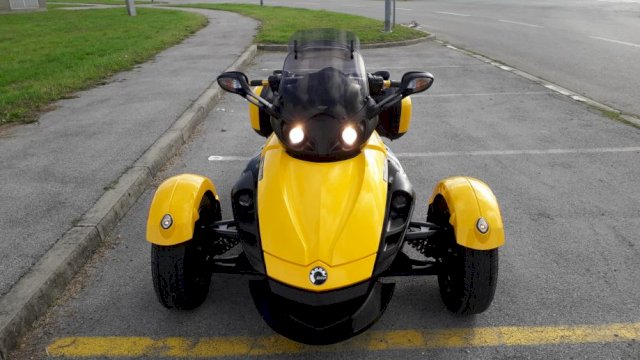 BRP Can-Am 990 cm3, 2011 god.